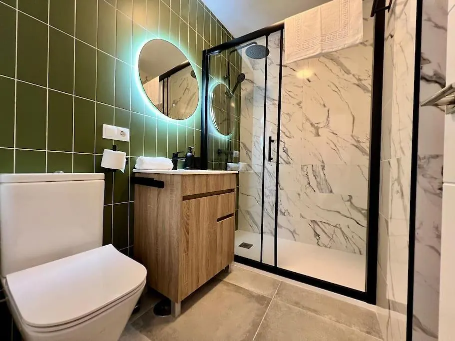 Apartment With Private Rooftop By Easytrip Malaga