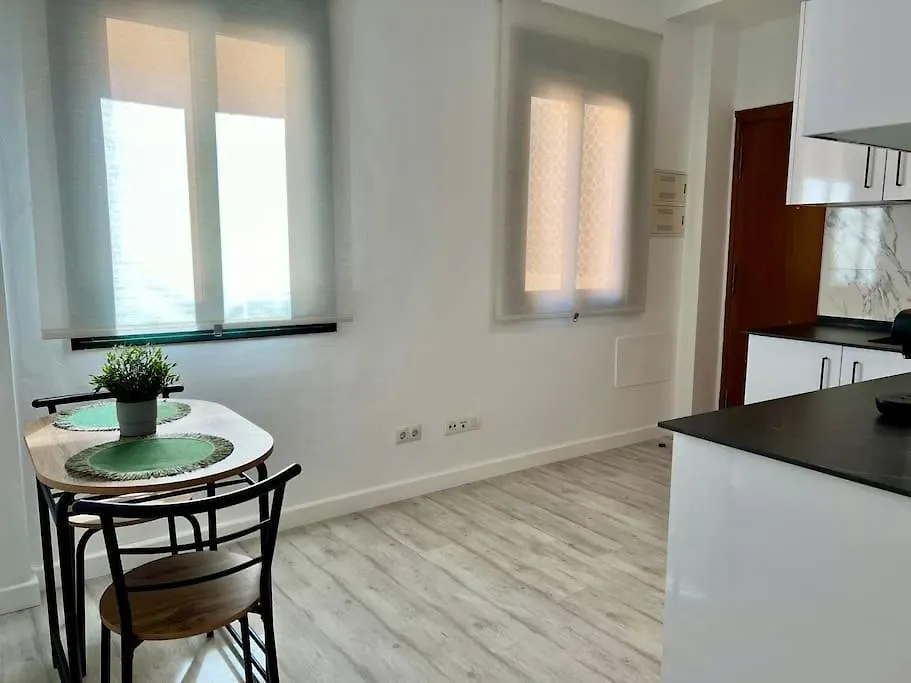 Apartment With Private Rooftop By Easytrip Malaga