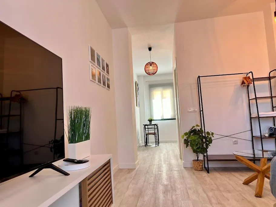 Apartment With Private Rooftop By Easytrip Malaga