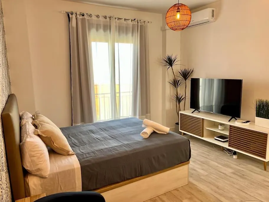 Apartment With Private Rooftop By Easytrip Malaga