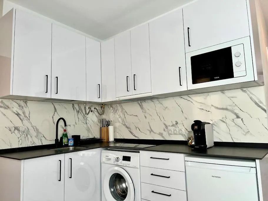 Apartment With Private Rooftop By Easytrip Malaga