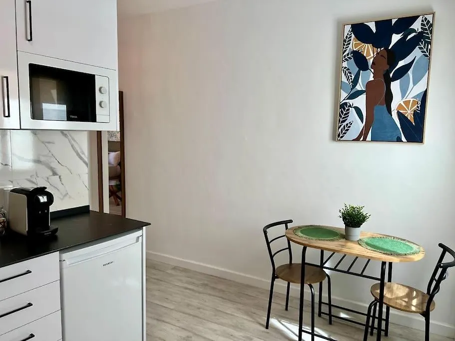 Apartment With Private Rooftop By Easytrip Malaga 0*,